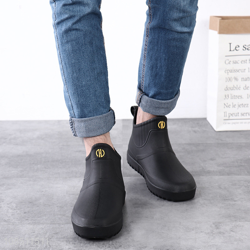 Factory price fashion men anti-slip pvc gumboots rain boots