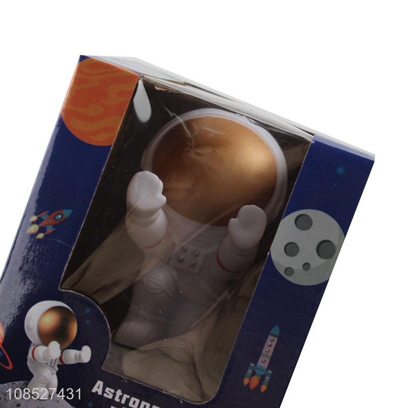 Yiwu market cartoon astronaut mobile phone holder for tabletop