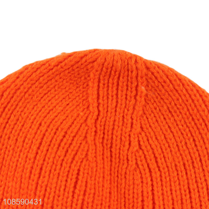 Hot sale men women winter plain knitted beanie hat with patch