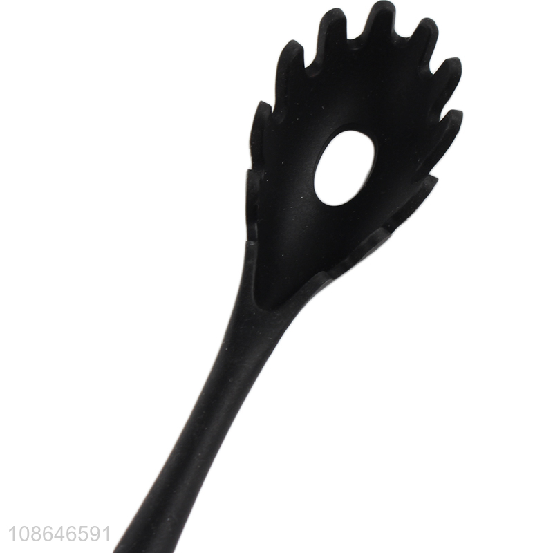 China wholesale black silicone spaghetti spoon pasta server