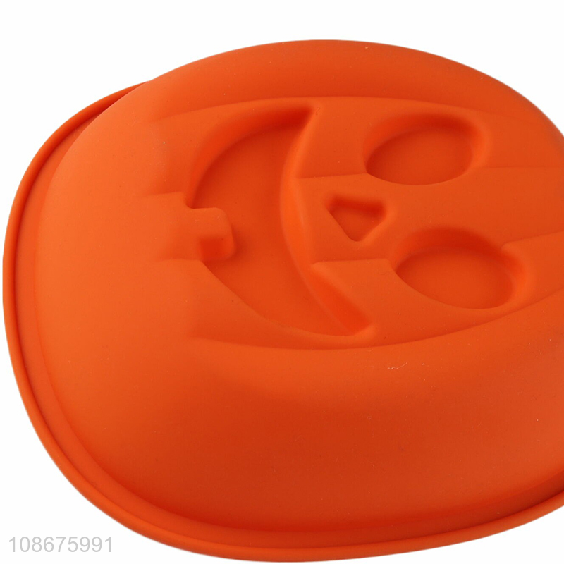 Hot selling food grade silicone Halloween pumpkin cake molds