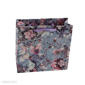 China factory flower pattern <em>paper</em> gifts <em>bag</em> packaging <em>bag</em> for sale