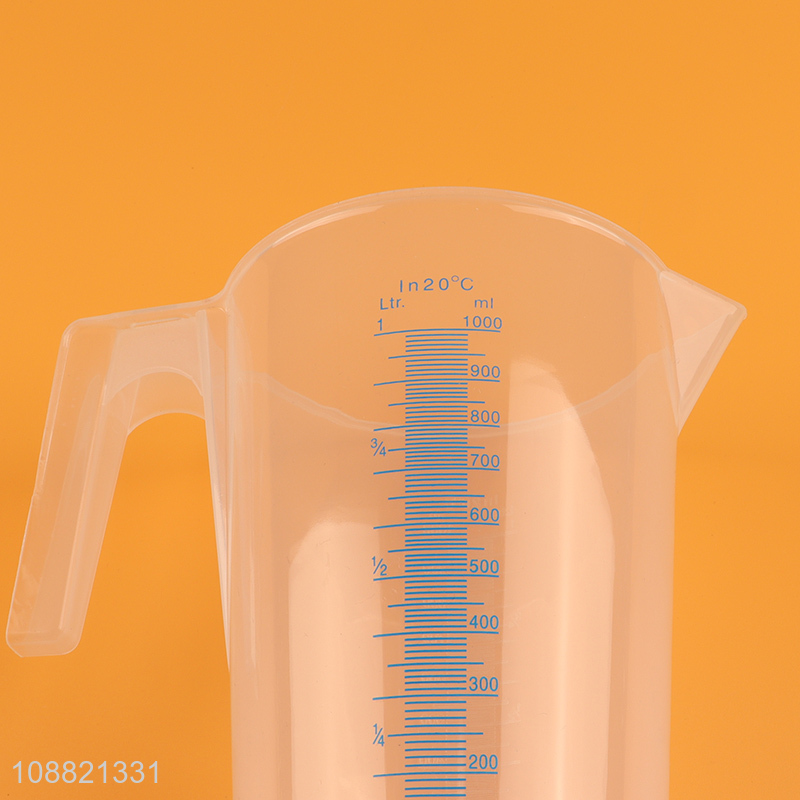 Good quality clear plastic measuring cup for liquids
