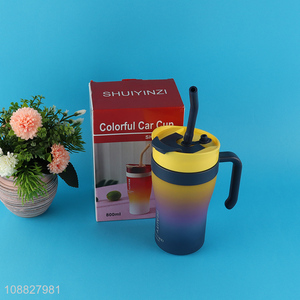 Hot selling car plastic water cup with handle and straw