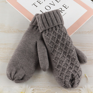 Wholesale unisex winter gloves knitted gloves with fleece lining