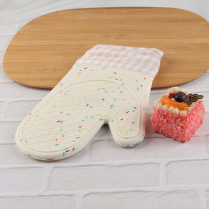 Top selling heat-resistant silicone oven mitts for home kitchen