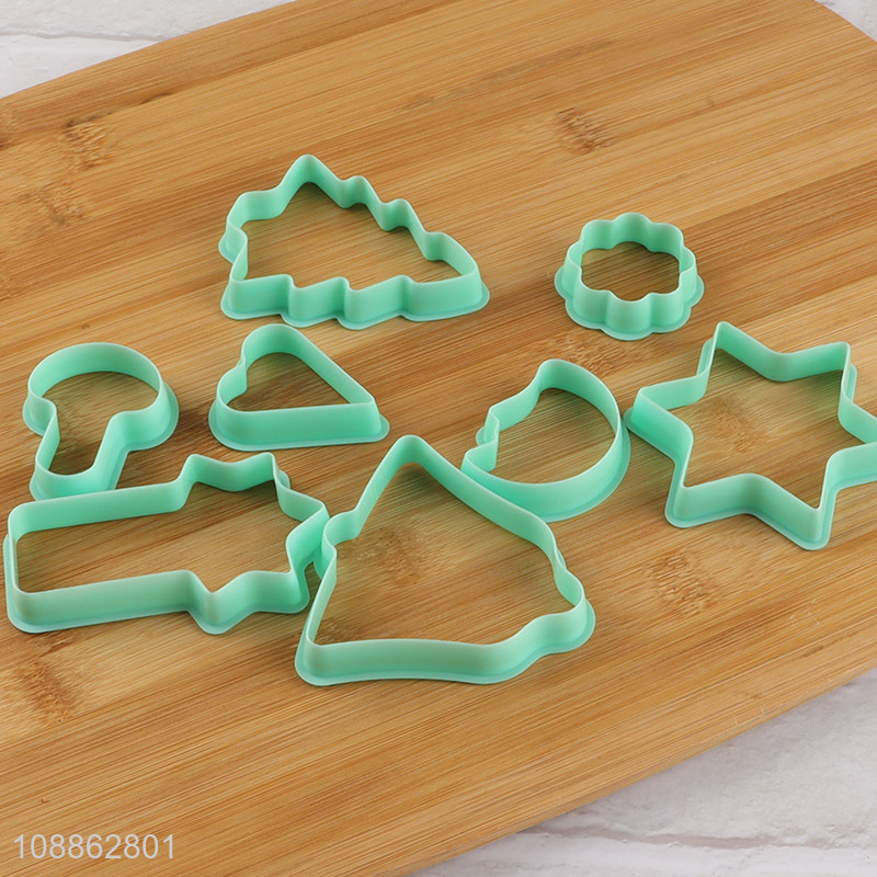 High quality 8-piece food grade plastic cookie cutter set for baking