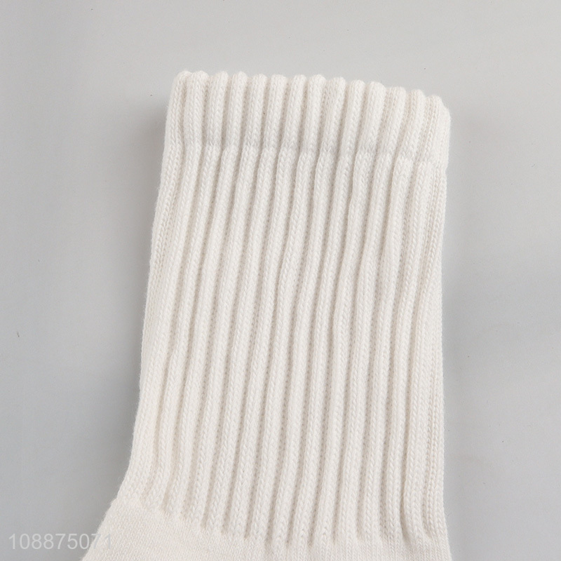 Wholesale soft moisture-wicking cotton crew socks athletic socks for women
