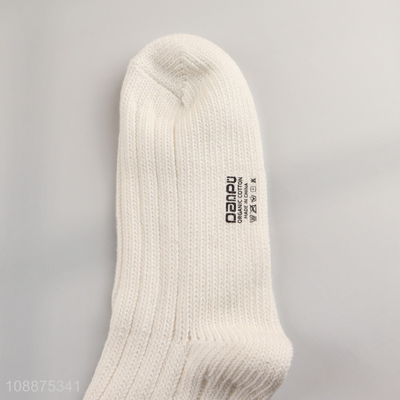 Good quality moisture-wicking athletic cotton crew socks for women girls