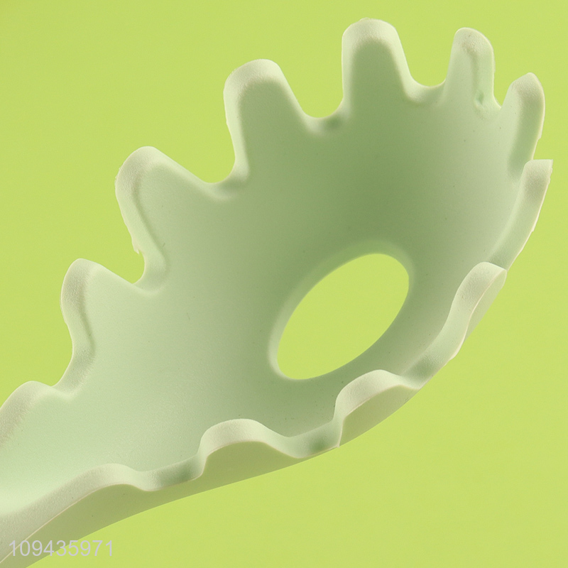 China wholesale silicone kitchen utensil spaghetti spatula